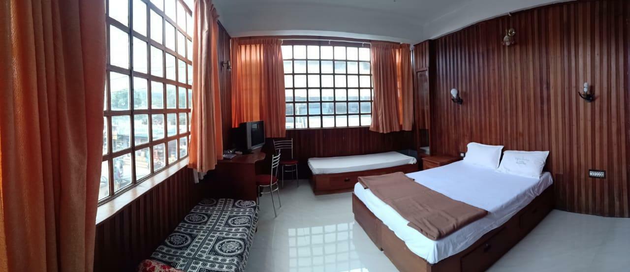 Hotel Dolphin Residency Thekkady Exterior foto